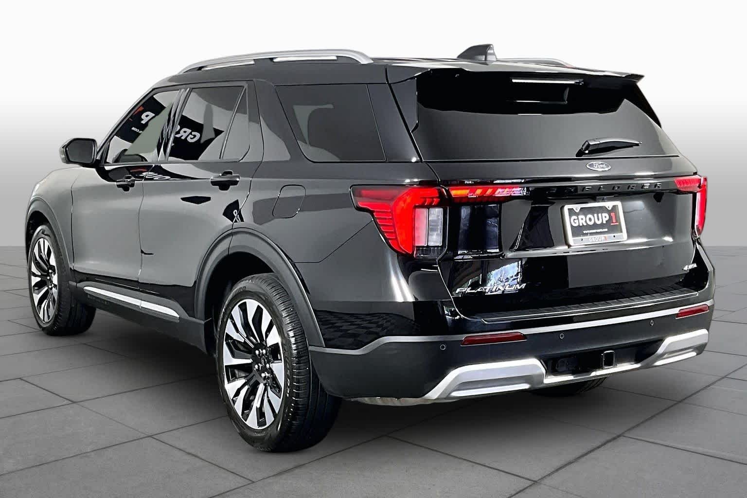 Used 2025 Agate Black Ford Platinum image 11