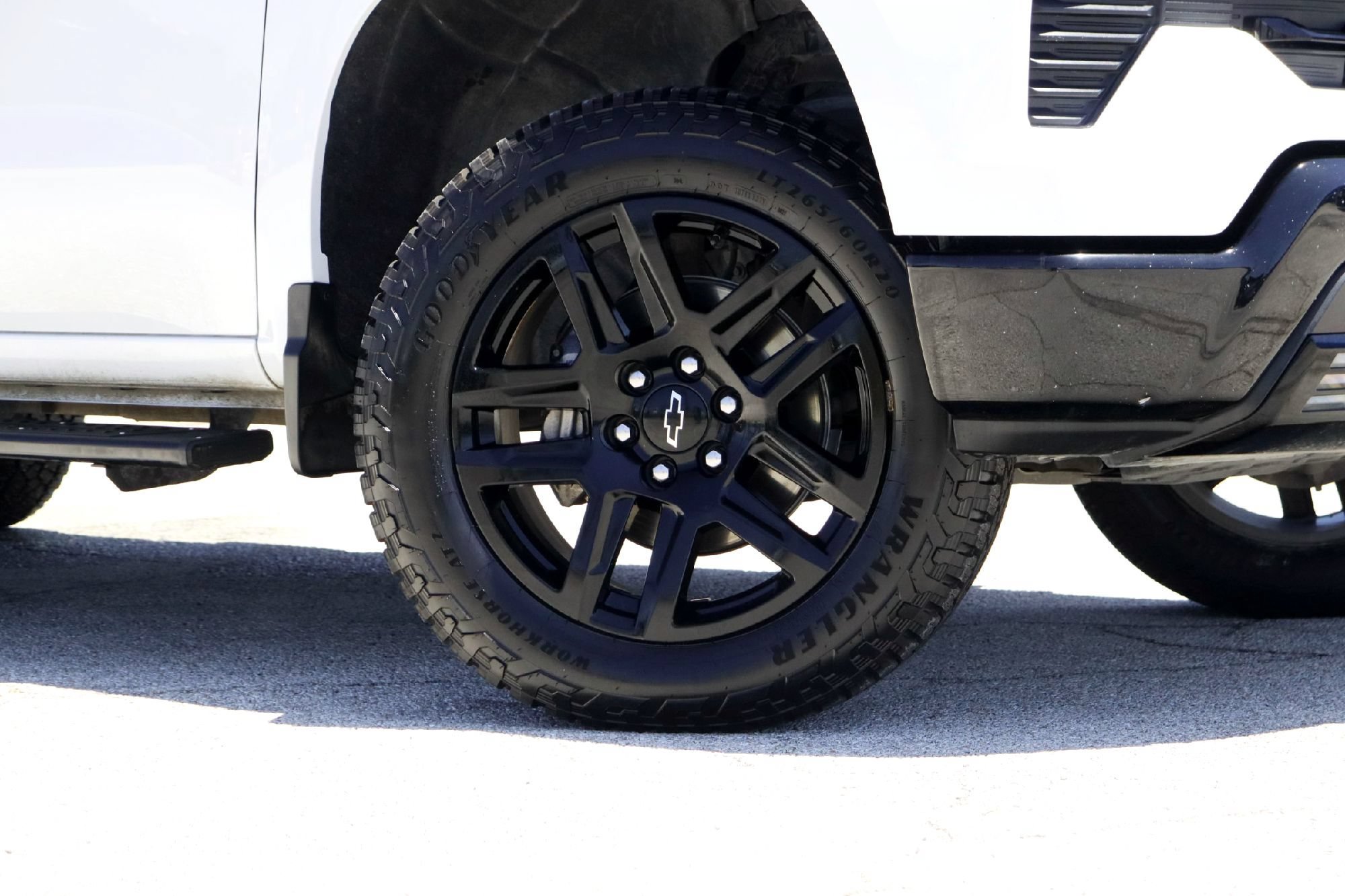 Used 2024 Summit White Chevrolet LT Trail Boss image 3