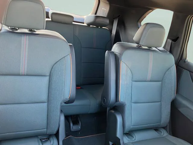 2026 GMC Acadia AT4 - Photo 26