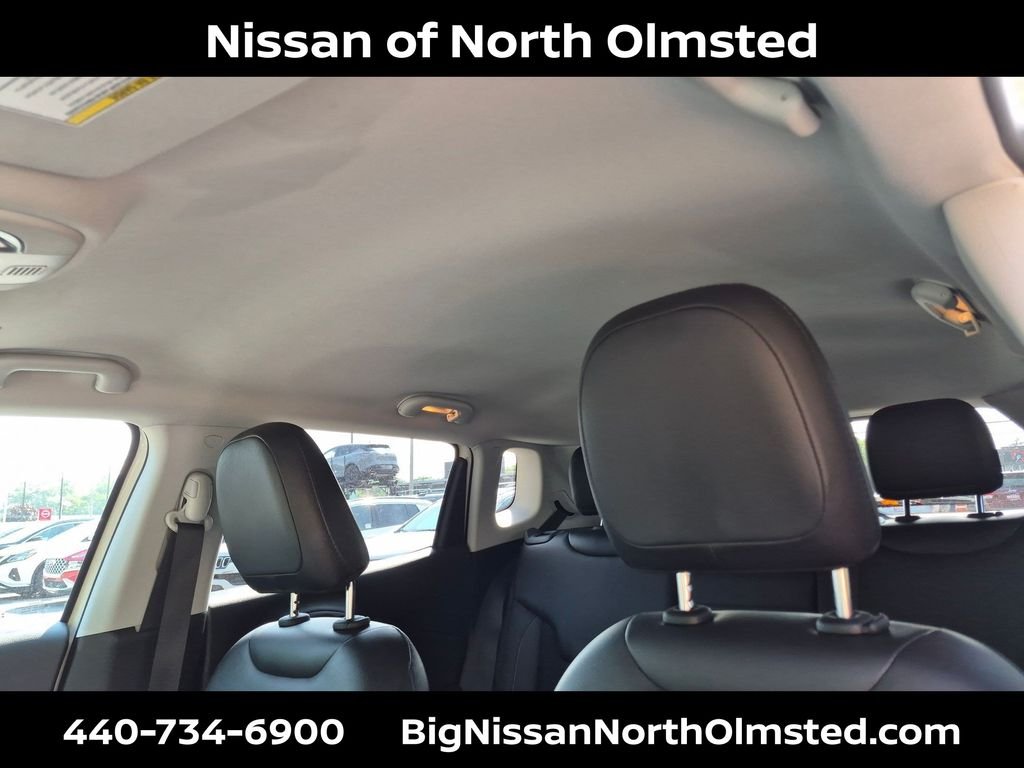 Used 2019 White Clearcoat Jeep Latitude image 21