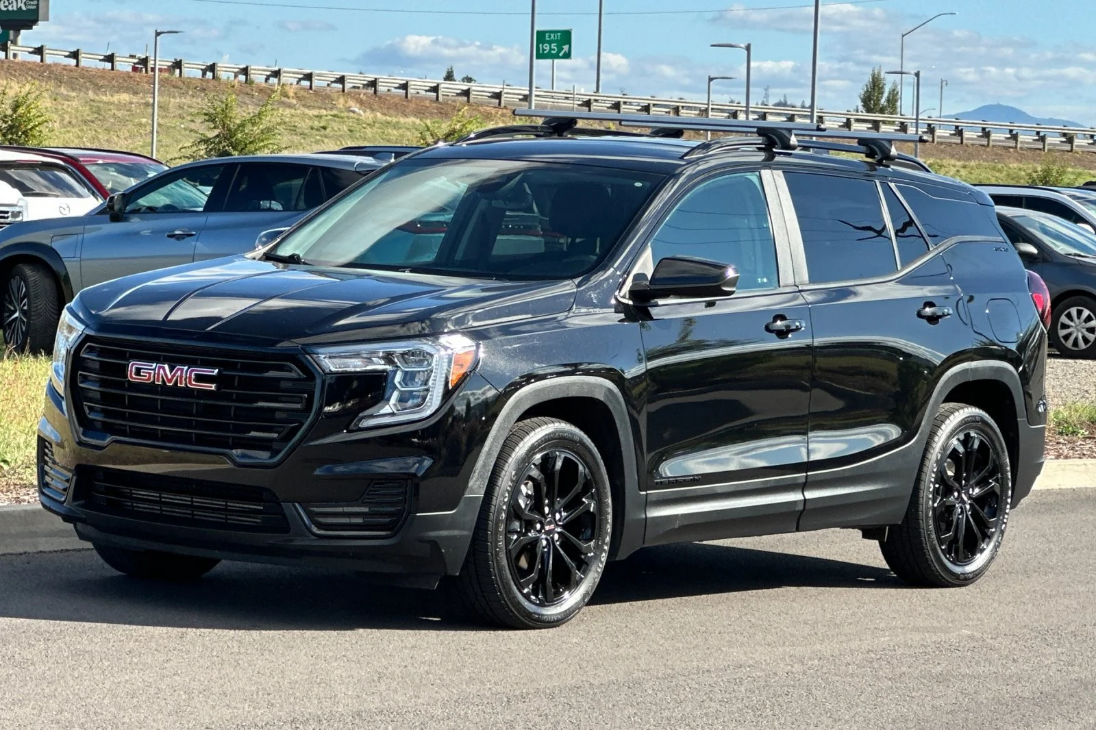 Used 2022 Black GMC SLE image 7