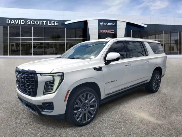 Used 2025 White Frost Tricoat GMC Denali Ultimate image 2