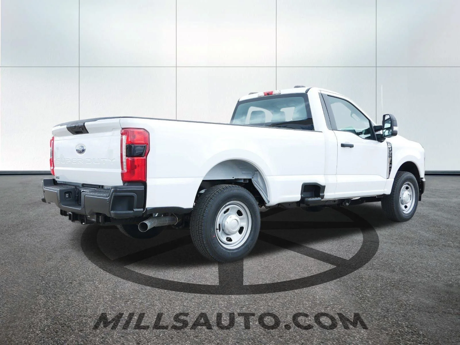 New 2024 Oxford White Ford F-350® XL image 5