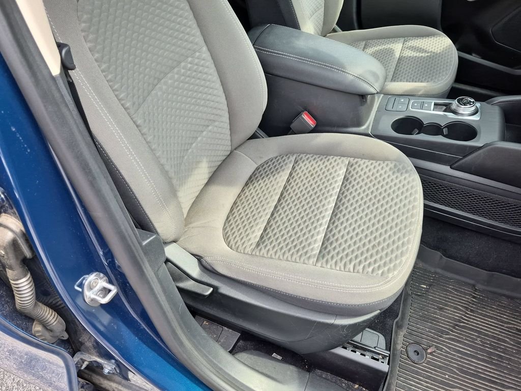 Used 2020 Green Ford SE image 23