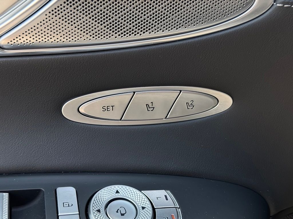 2023 GENESIS GV70 Standard - Photo 31