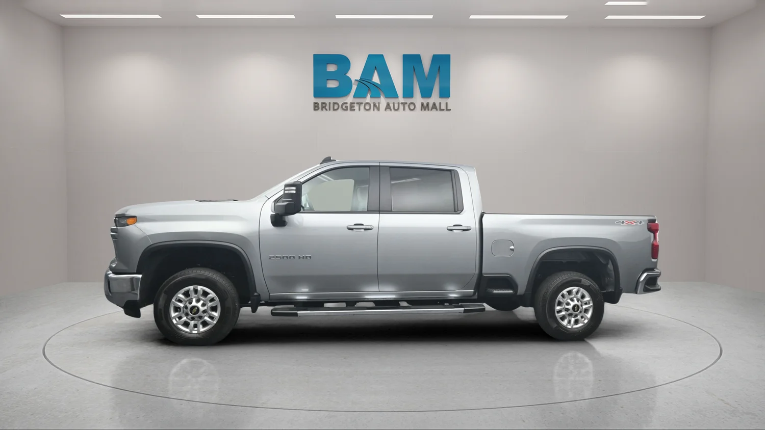 Used 2026 Gray Chevrolet LT image 3