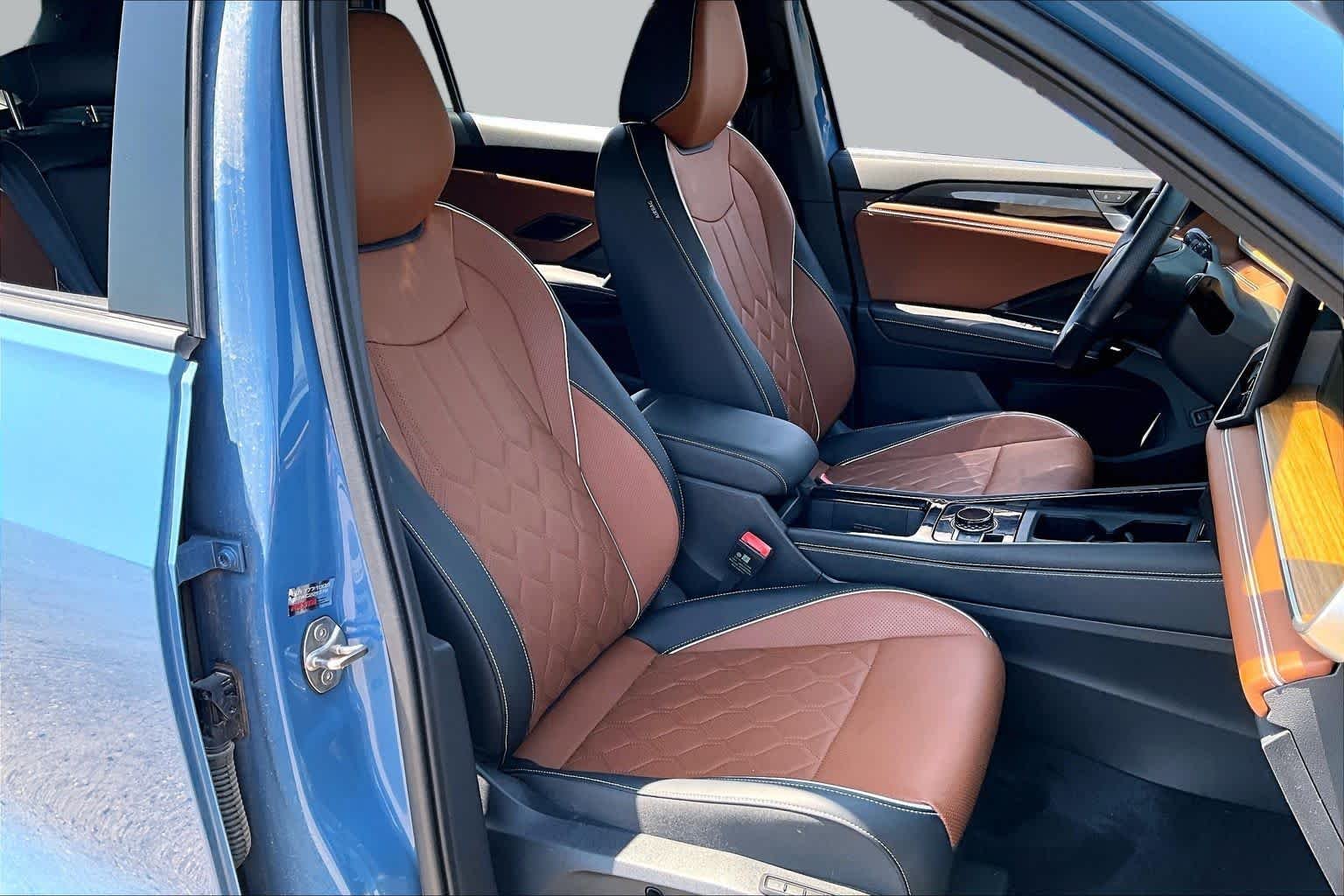Used 2025 Monterey Blue Pearl Volkswagen SEL R-Line image 7
