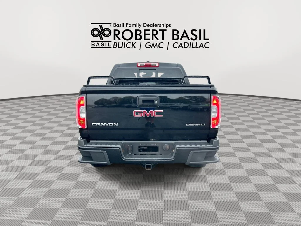 Used 2018 ONYX BLACK GMC 4WD Denali image 7
