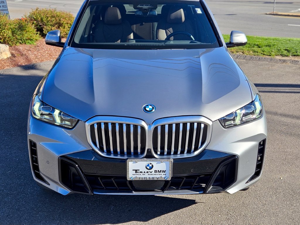 Certified Used 2026 Skyscraper Grey Metallic BMW xDrive50e image 9