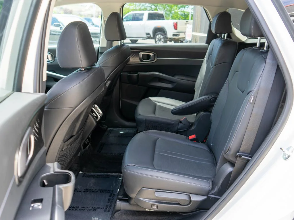 2025 Kia Sorento EX Hybrid - Photo 13