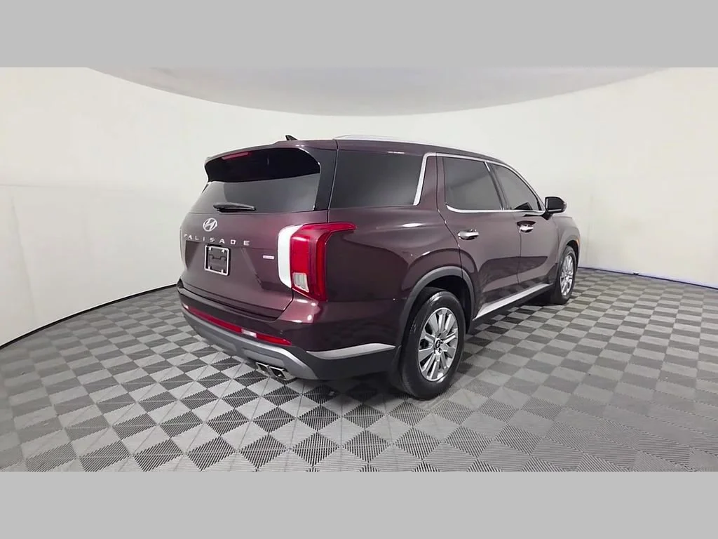 Used 2023 Sierra Burgundy Hyundai SEL image 39