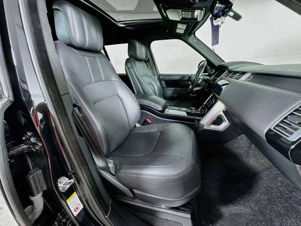 Used 2019 Black Land Rover 3.0L V6 Supercharged HSE image 37
