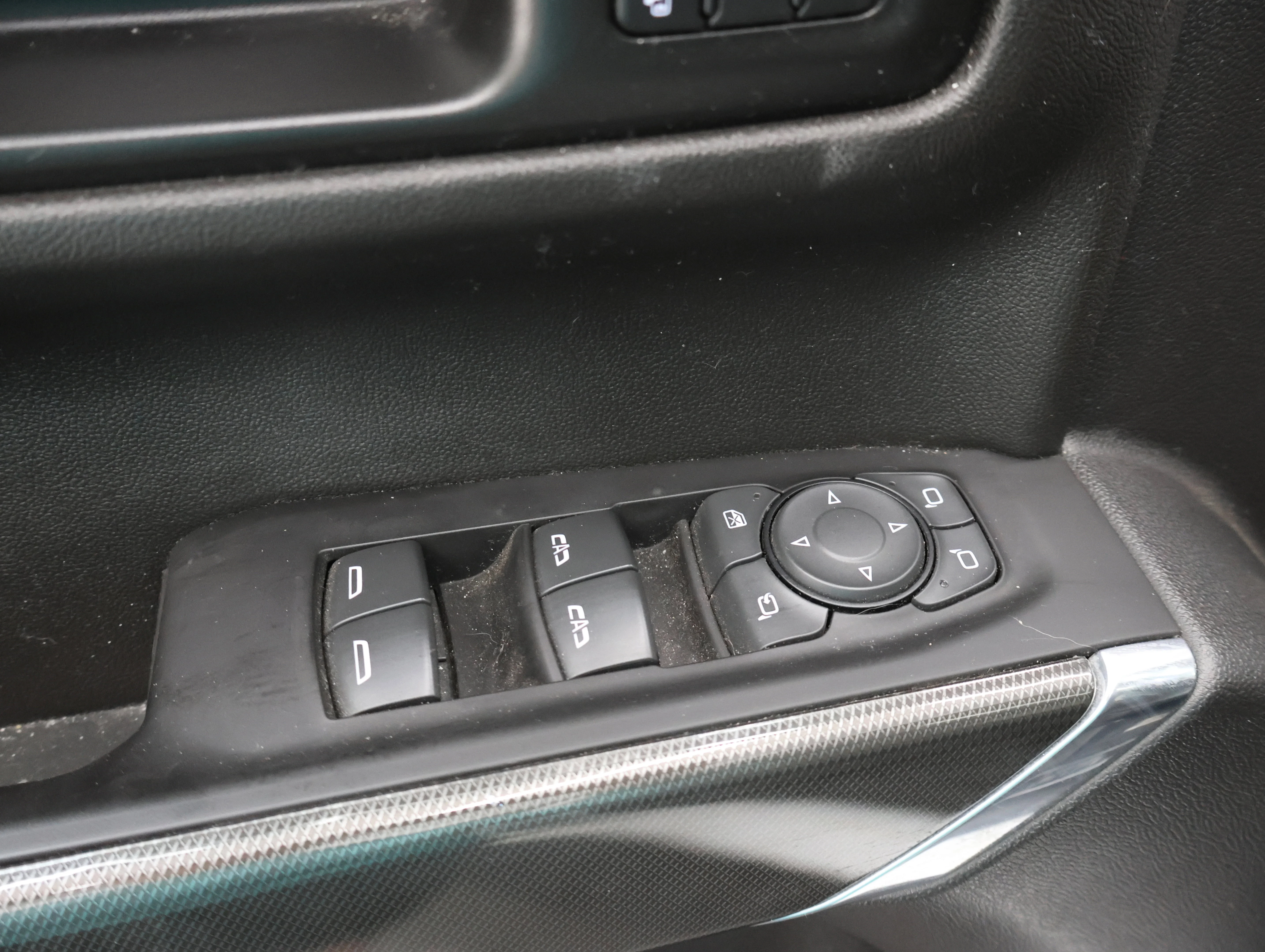 Used 2022 Summit White GMC AT4 image 43
