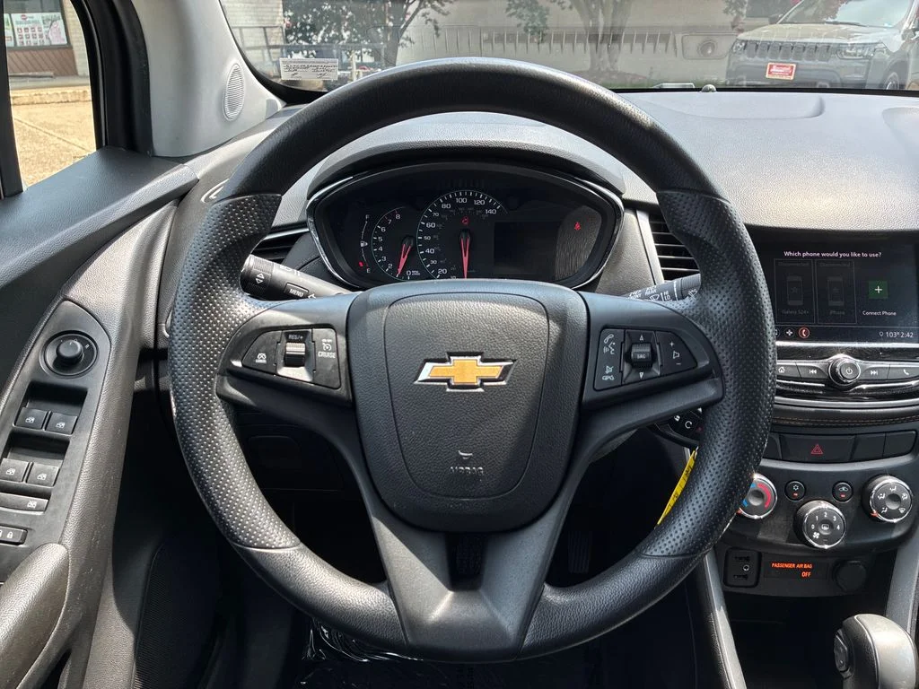Used 2021 Silver Chevrolet LT image 15