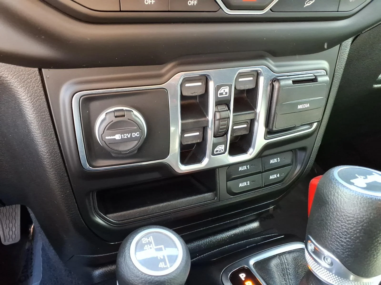 Used 2020 GRAY Jeep Sport S image 10