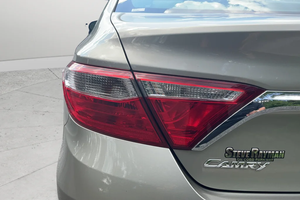 Used 2016 Gold Toyota XLE image 27
