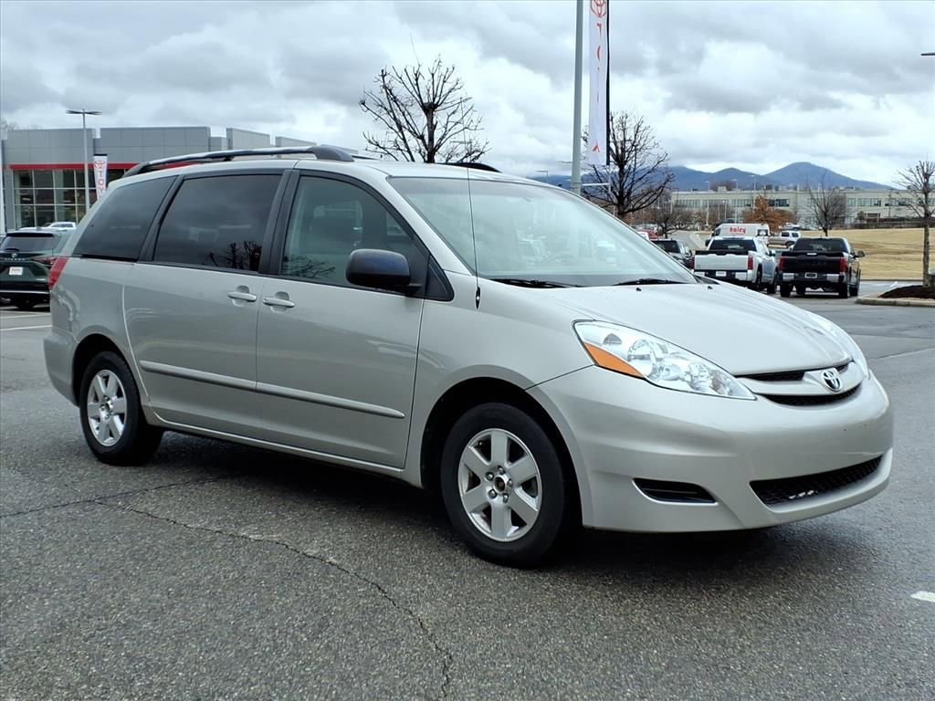 Used 2008 Toyota Sienna LE with VIN 5TDZK23C18S220887 for sale in Roanoke, VA
