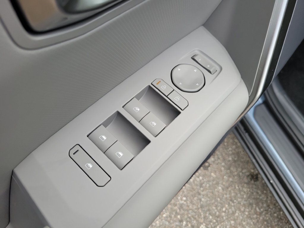 New 2027 Pale Gray Kia EX image 21