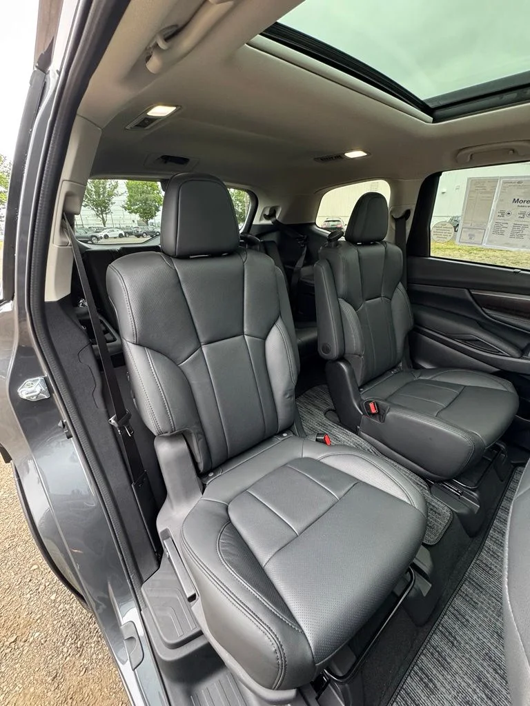 New 2027 MAGNETITE GRAY METALLIC Subaru Touring 7-Passenger image 27
