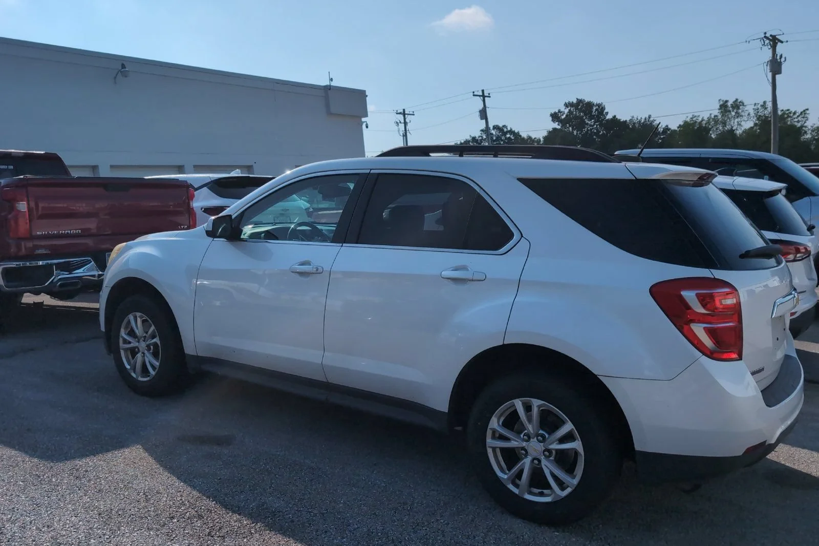 Used 2017 IRIDESCENT PEARL TRICOAT Chevrolet LT image 8