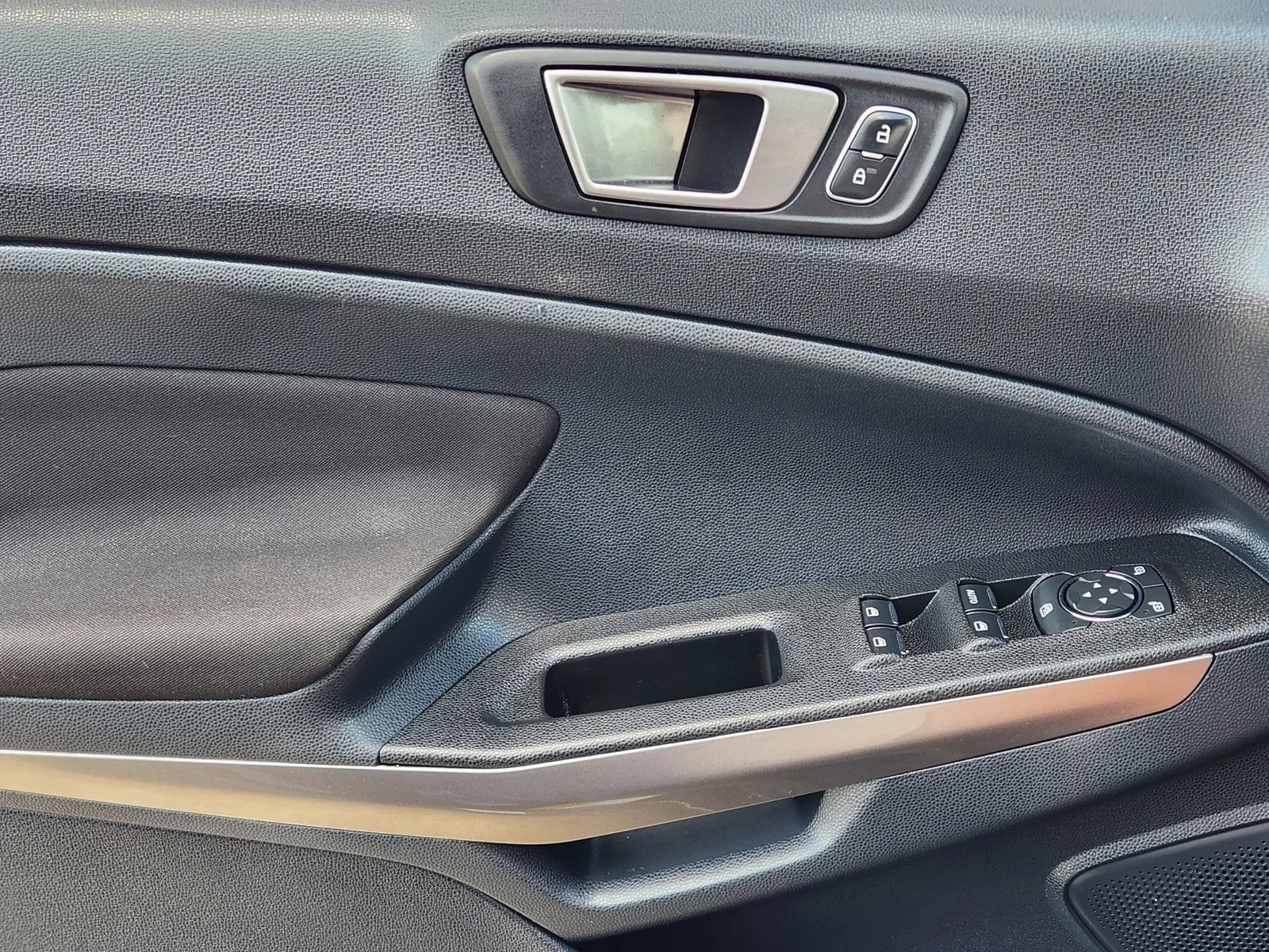 Used 2020 Black Ford SE image 22