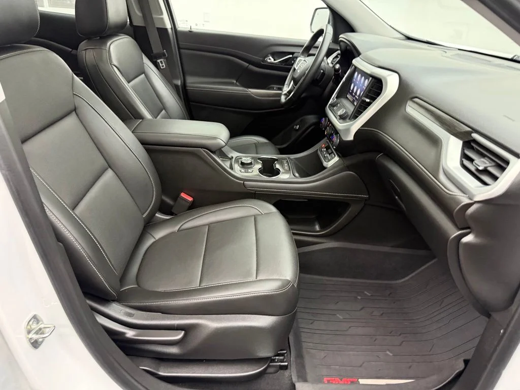 Used 2023 White GMC SLT image 36