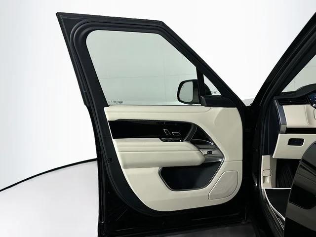 Certified Used 2025 Santorini Black Land Rover SE image 11