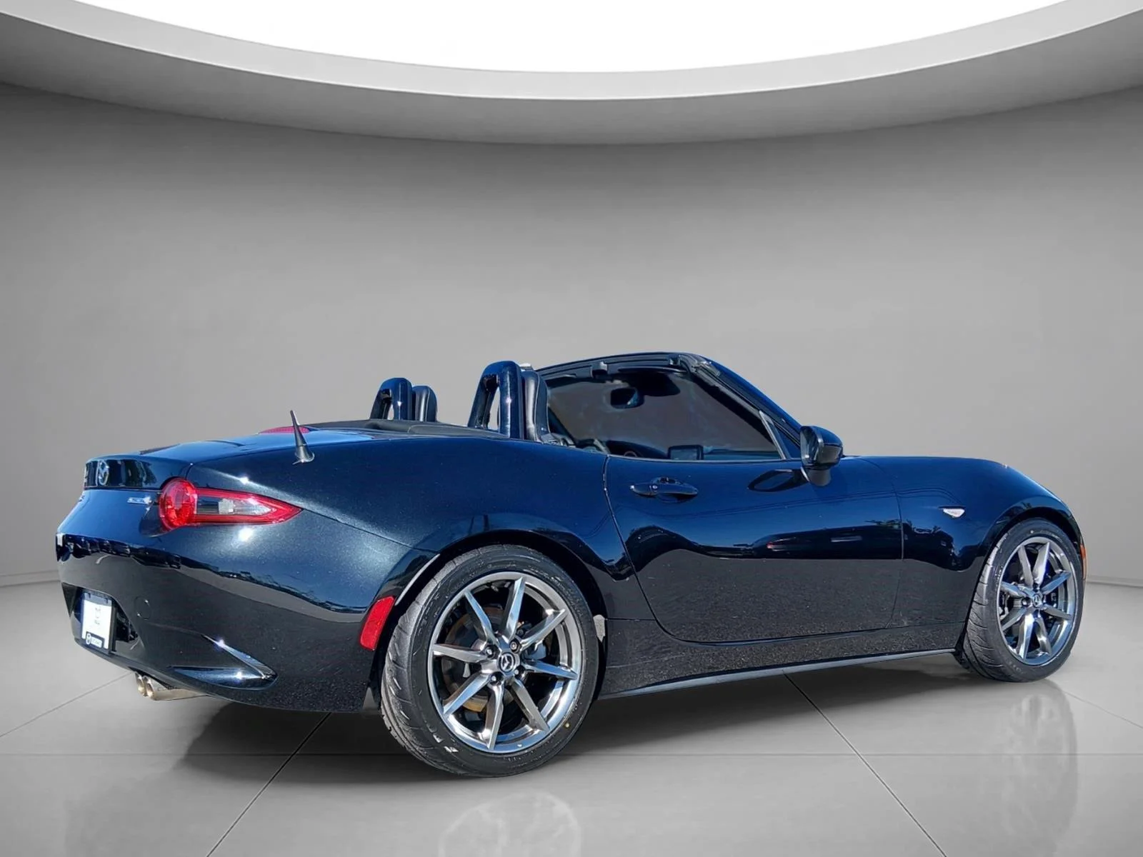 Used 2022 Jet Black Mica Mazda Grand Touring image 6