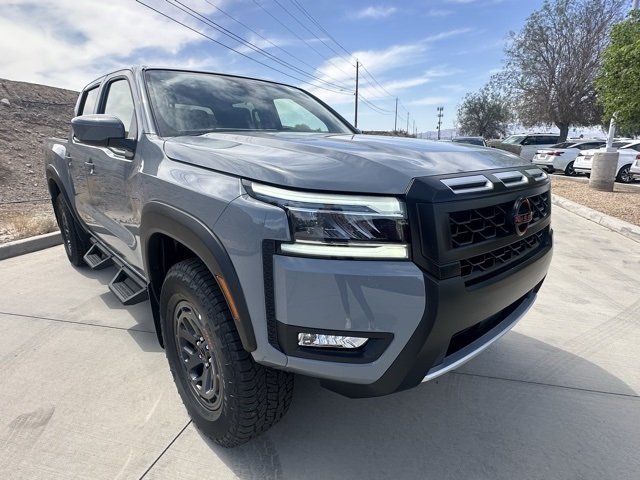 2025 Nissan Frontier PRO-4X photo 2