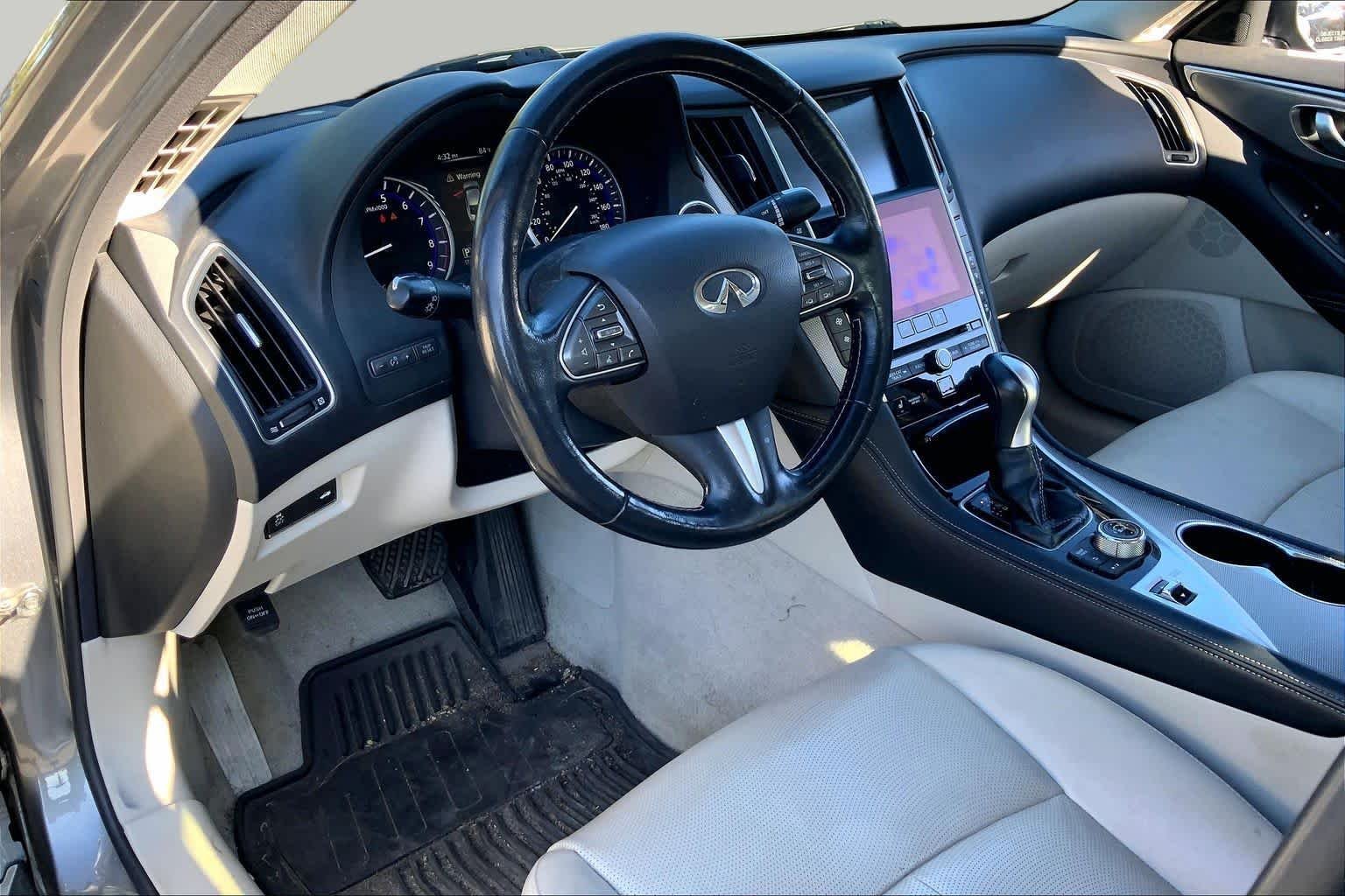 Used 2014 Graphite Shadow INFINITI Premium image 18