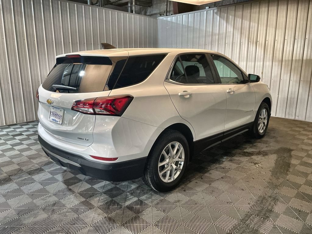 Used 2023 Summit White Chevrolet LT image 8