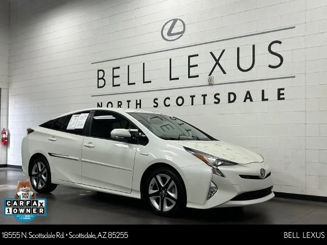 Used 2018 White Toyota Four Touring image 1