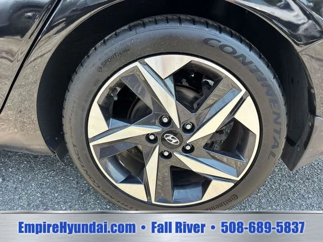 Used 2022 Black Hyundai SEL image 8