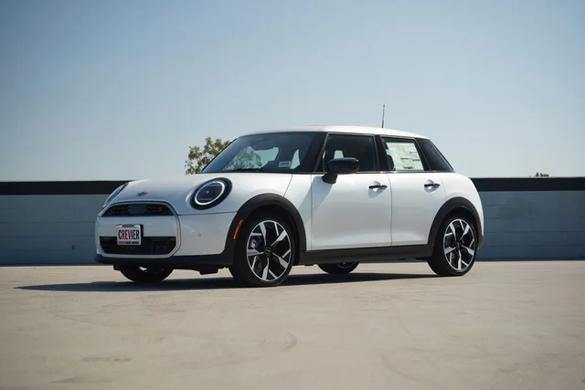 2026 MINI 4 Door Signature Plus
