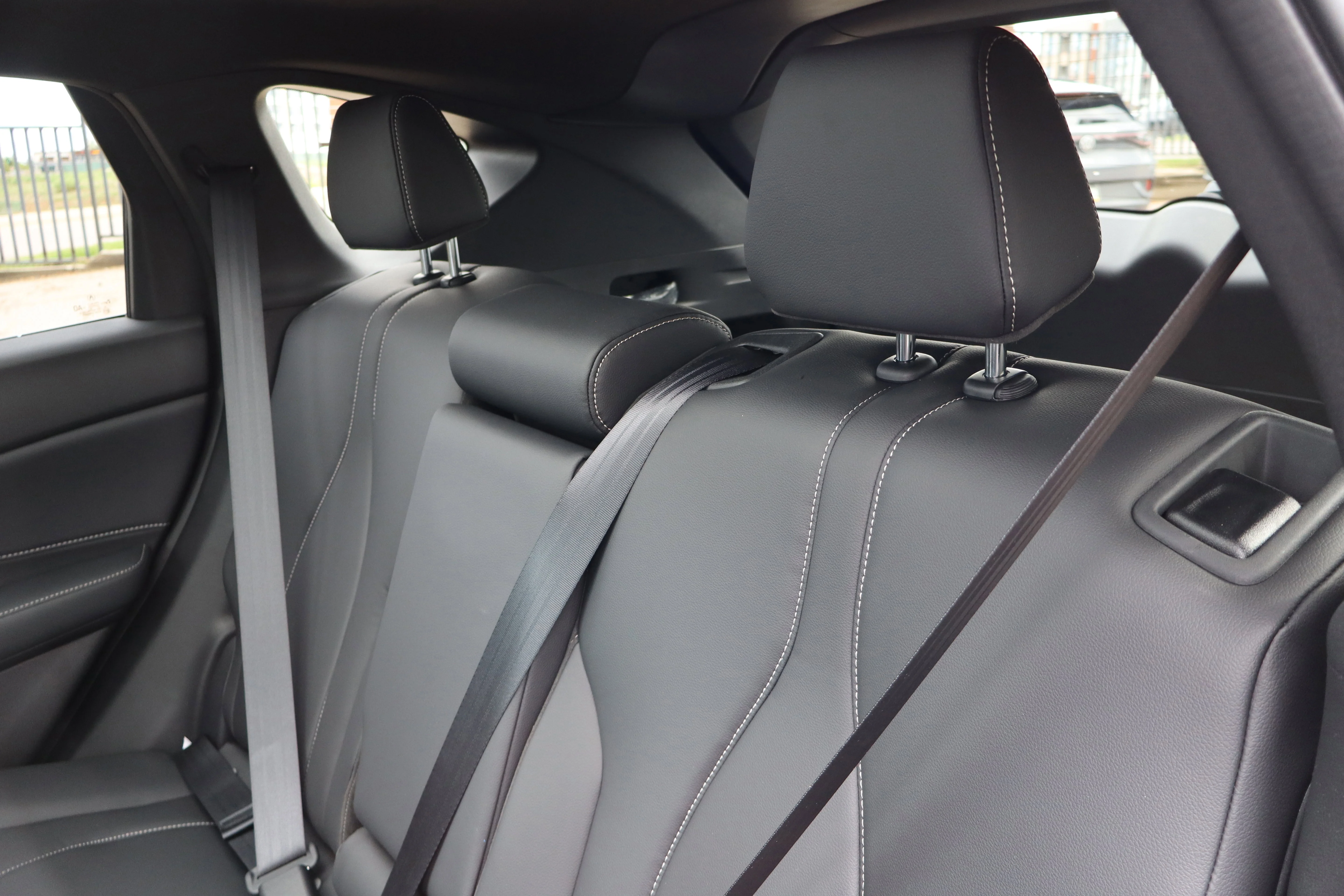 New 2026 Solar Silver Metallic Acura 4RDX image 25