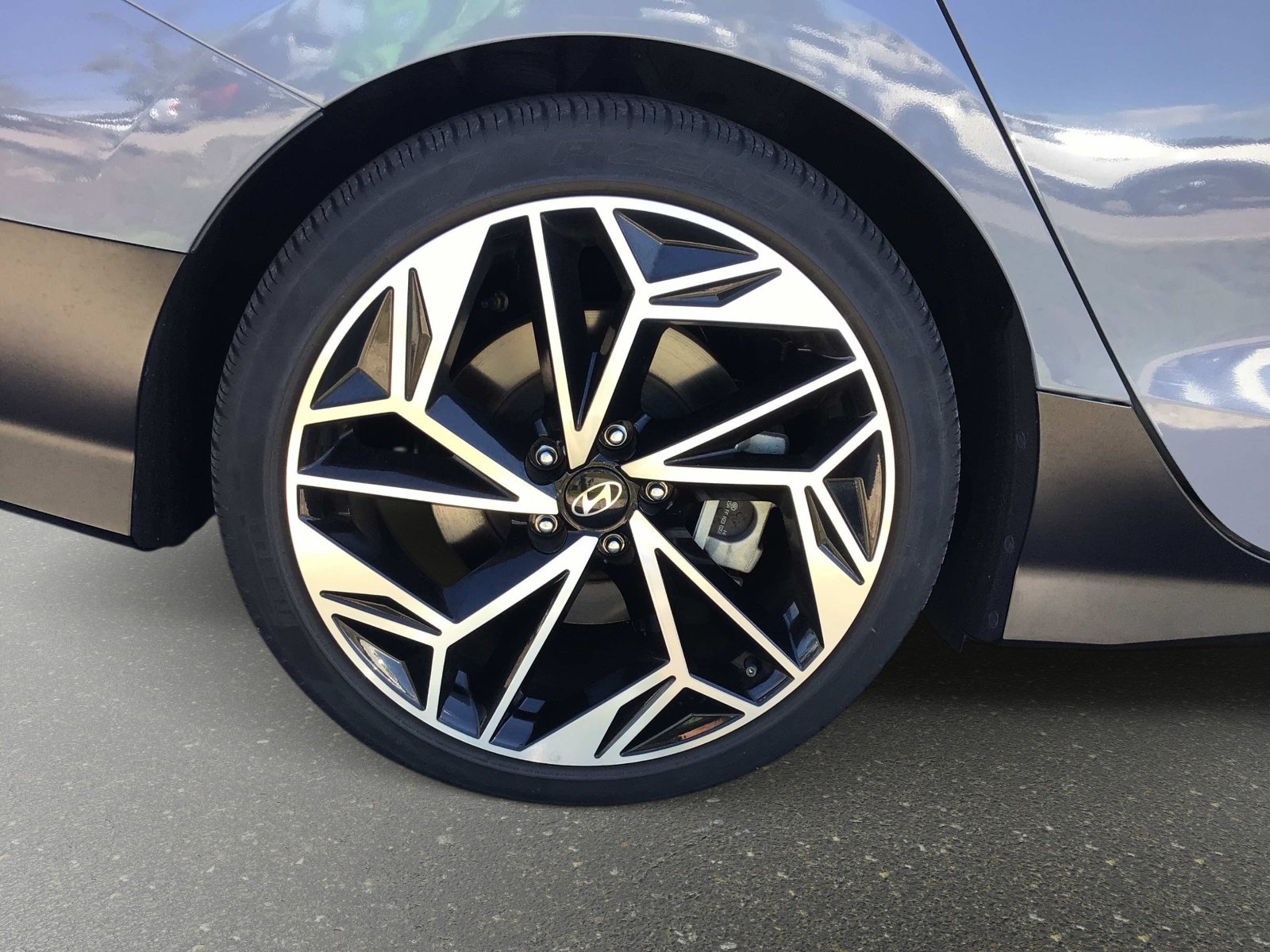 Used 2023 Transmission Blue Hyundai SEL image 10