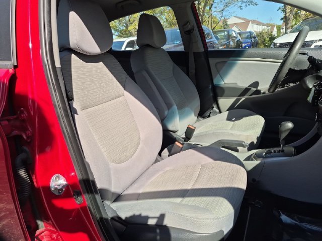 2017 Hyundai Accent SE - Photo 26