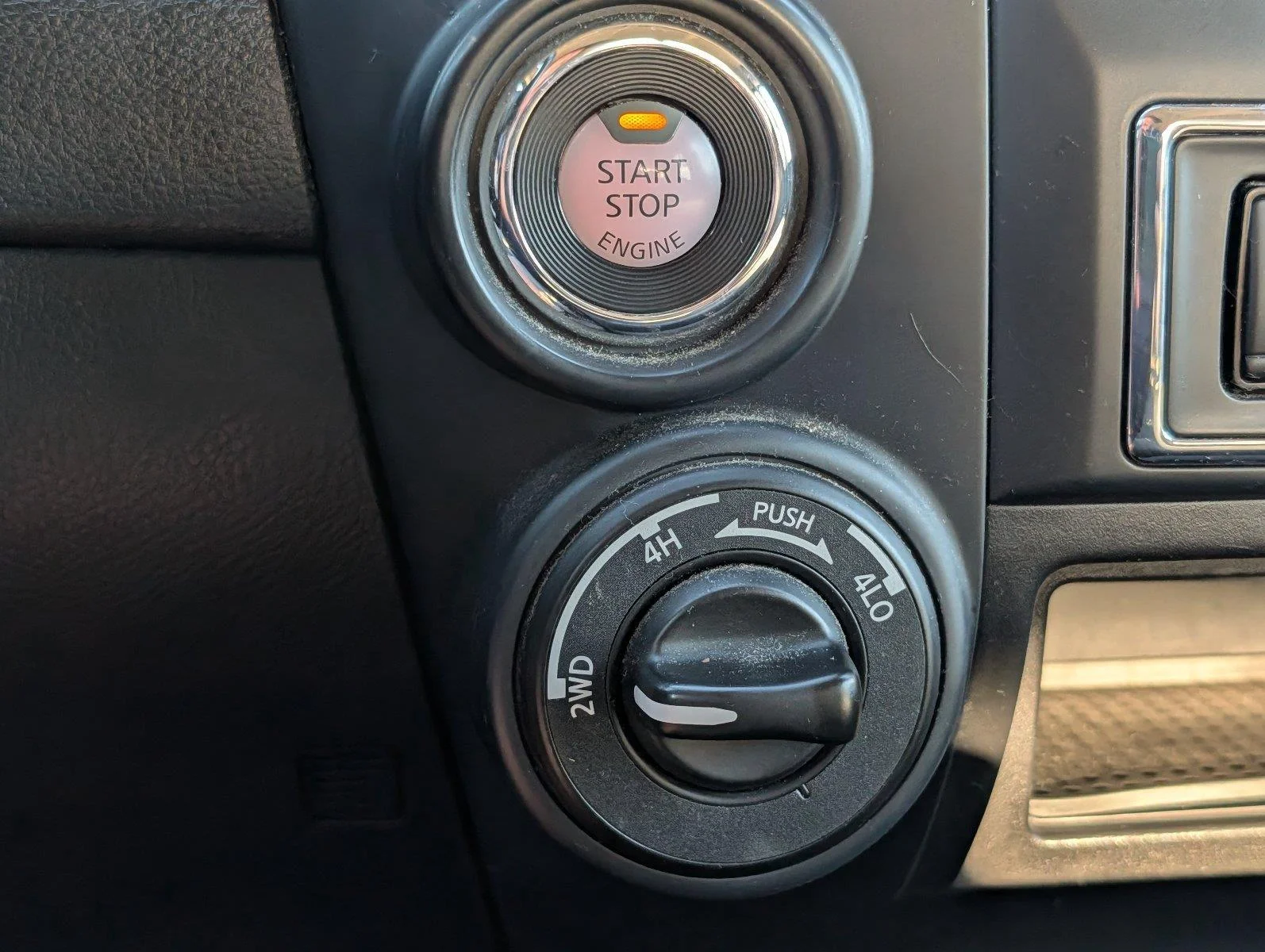 Used 2022 Super Black Nissan SV image 19