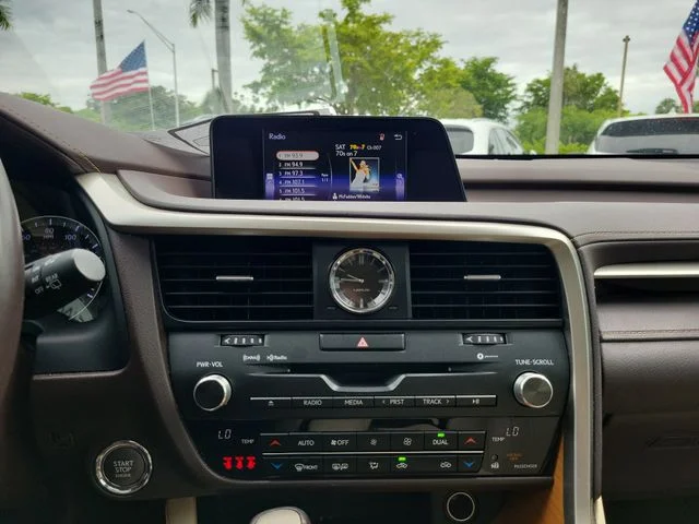 Used 2019 White Lexus 350 image 23