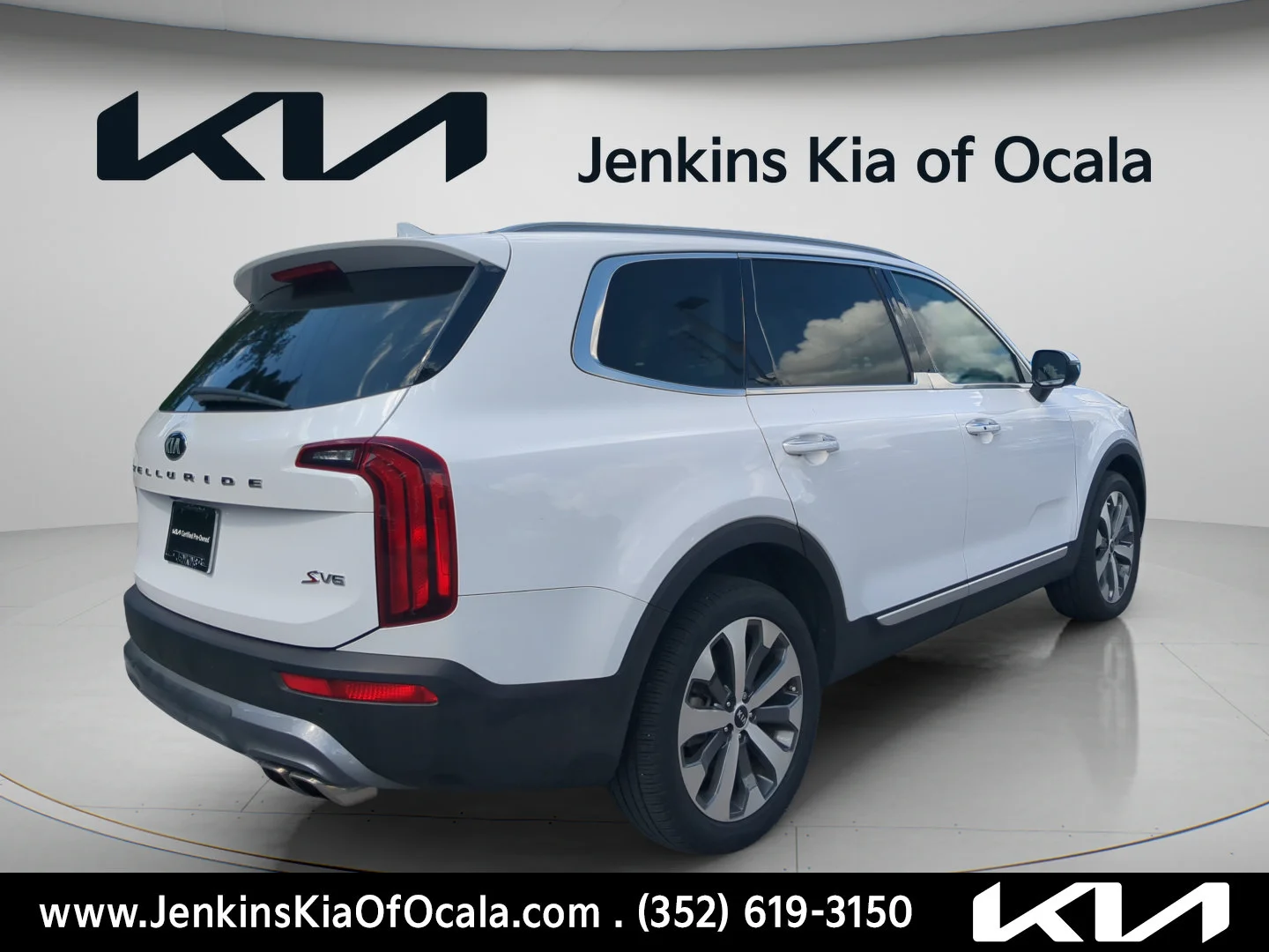 Used 2021 Glacial White Pearl Kia S image 3