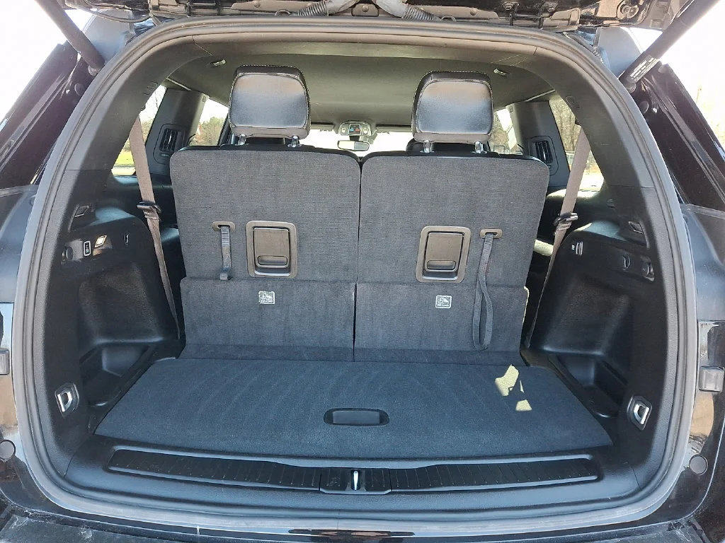 Used 2024 Black Jeep Altitude image 31