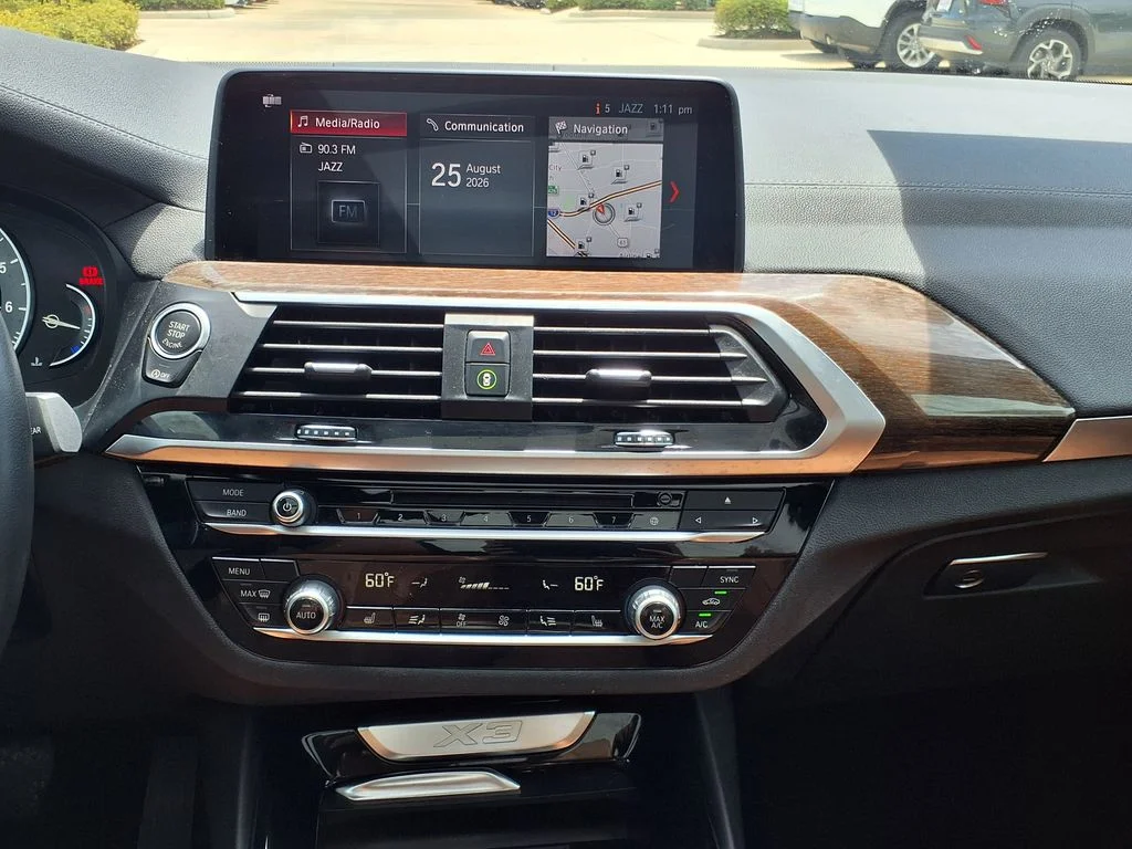 Used 2019 White BMW sDrive30i image 31