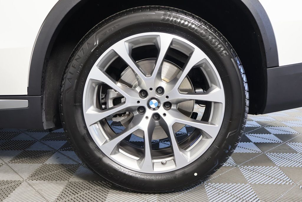 Certified Used 2024 White Metallic BMW xDrive40i image 16