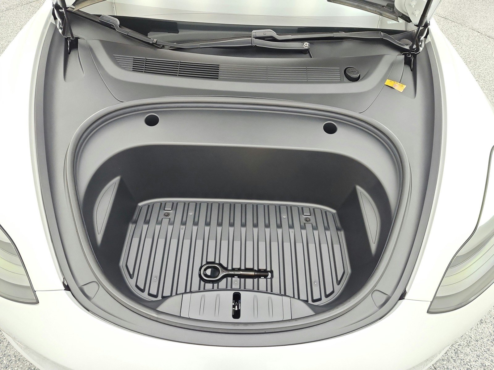 Used 2021 Pearl White Multi-Coat Tesla Standard Range Plus RWD image 15