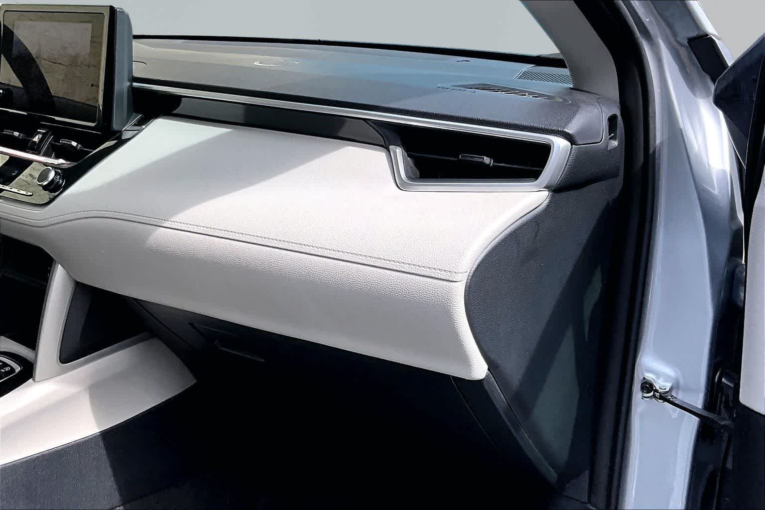 Used 2024 Sonic Silver Toyota L image 19