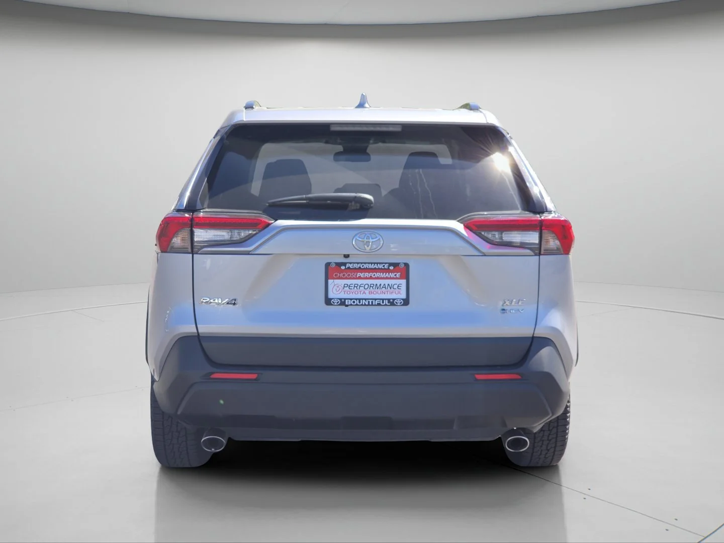 Used 2025 Silver Sky Metallic Toyota XLE image 23