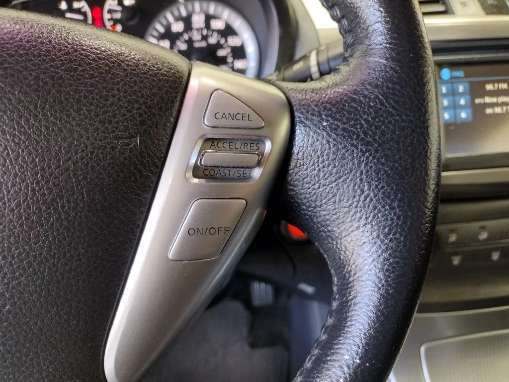 Used 2014 Red Nissan SR image 29