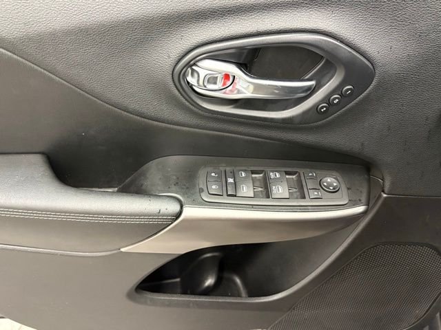 Used 2019 Black Jeep Limited image 12