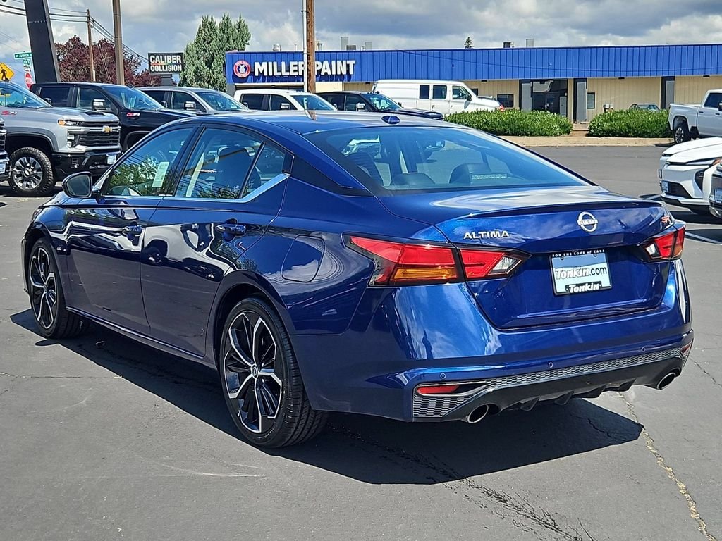 Used 2024 Deep Blue Pearl Nissan 2.5 SR image 4