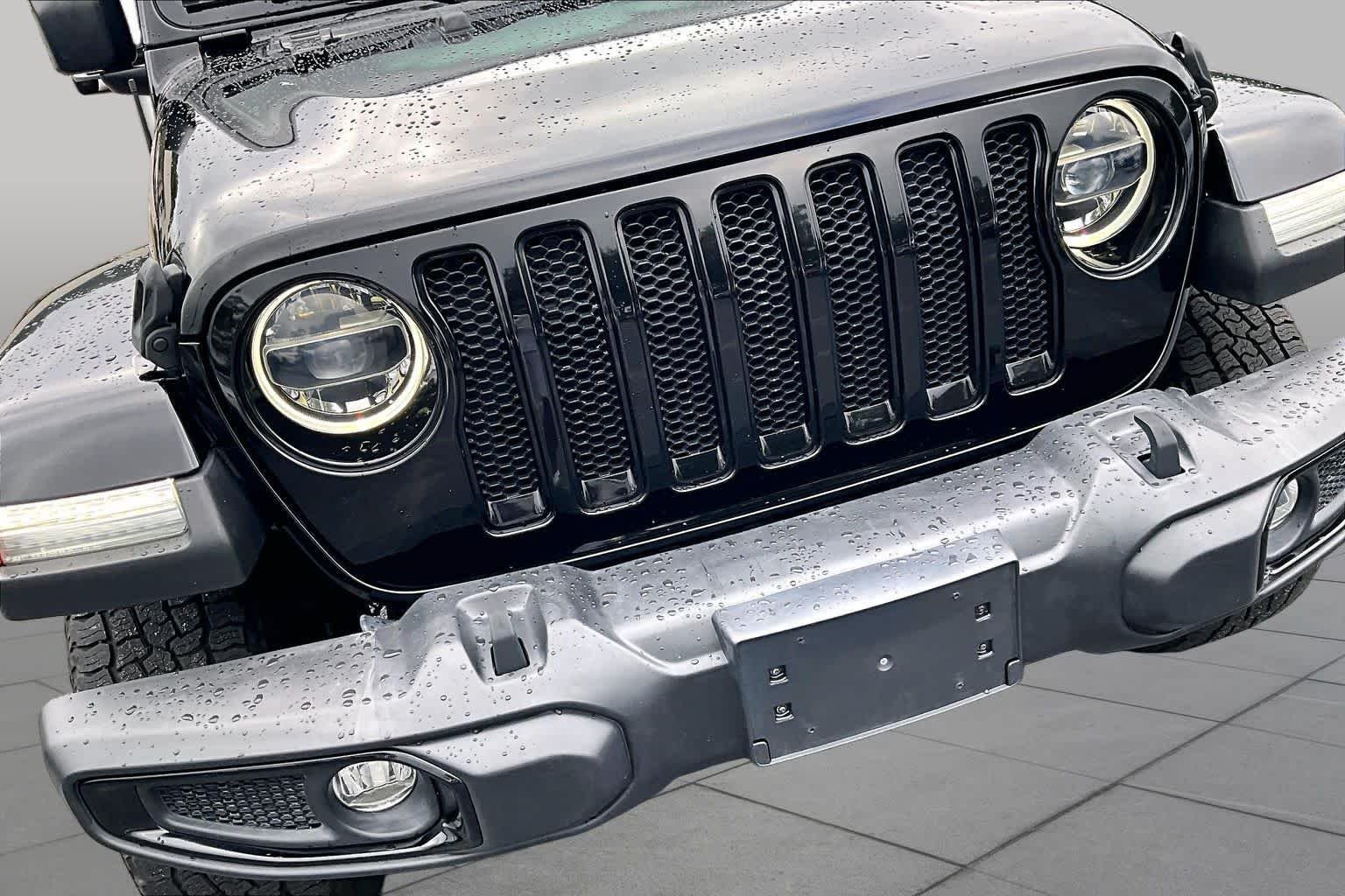 Used 2021 Black Clearcoat Jeep Unlimited Sahara Altitude image 28